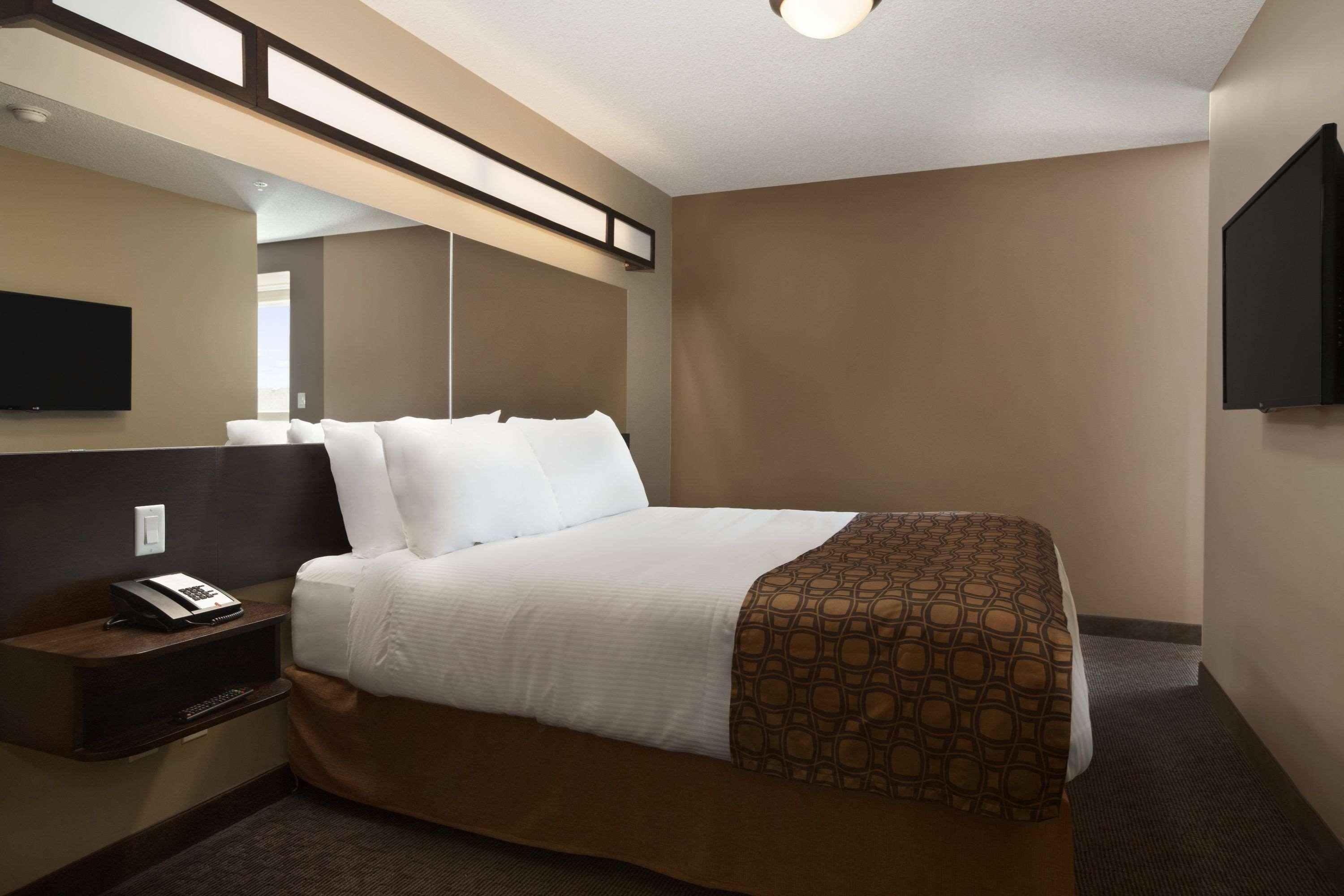 Microtel Inn & Suites By Wyndham לוידמינסטר מראה חיצוני תמונה